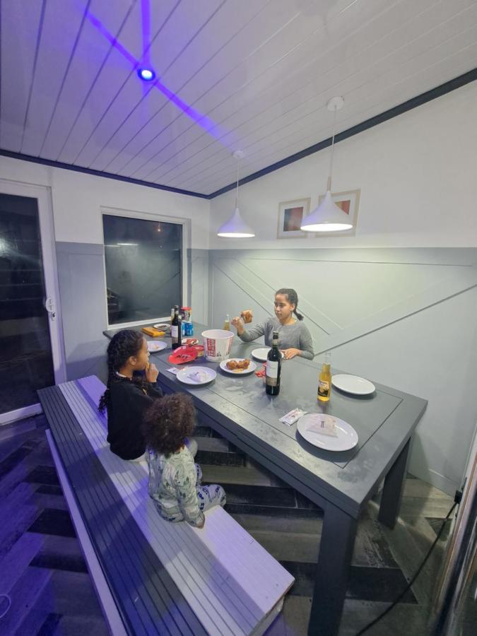 Family Holiday With Hot Tub , Family Groups Only Μπλάκπουλ Εξωτερικό φωτογραφία